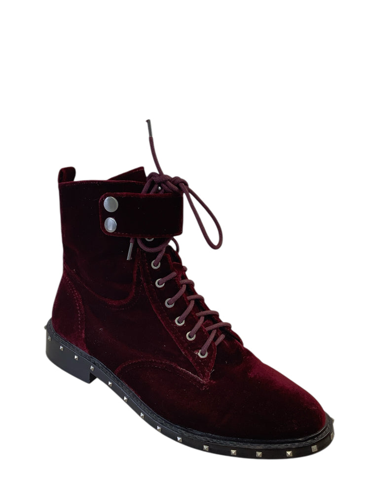 Vince Camuto Shoe Size 9.5 Burgundy Booties