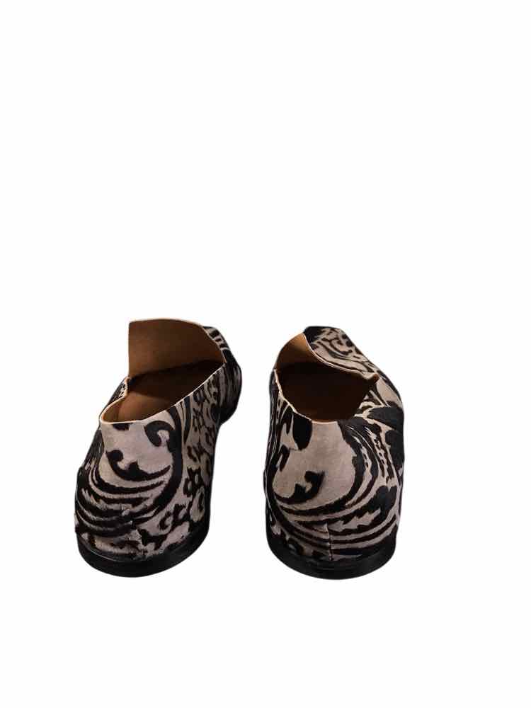 Cliff Dweller Shoe Size 9 Black & Gray Flats