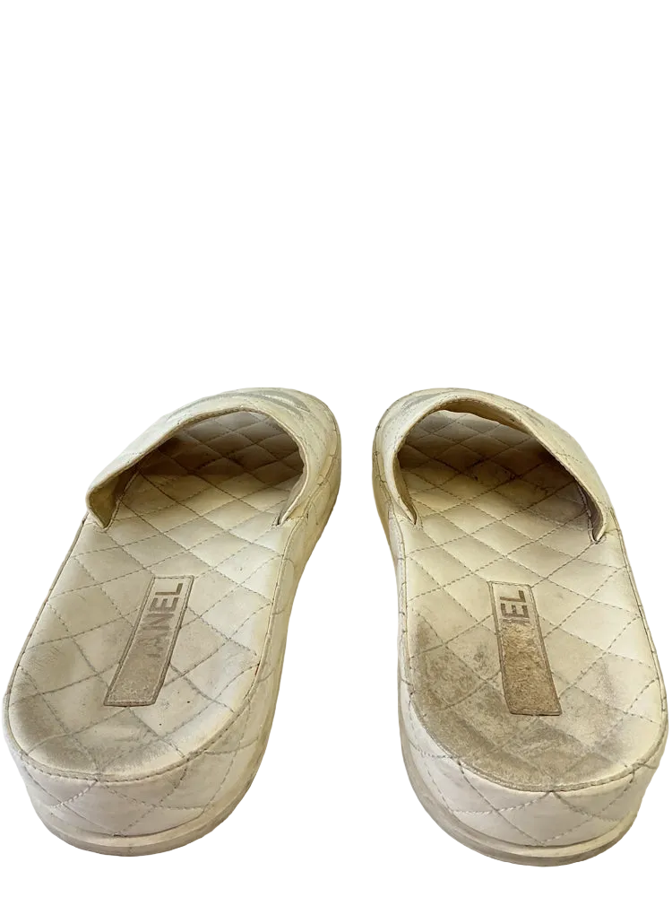 Chanel Shoe Size 9.5 Cream Slides