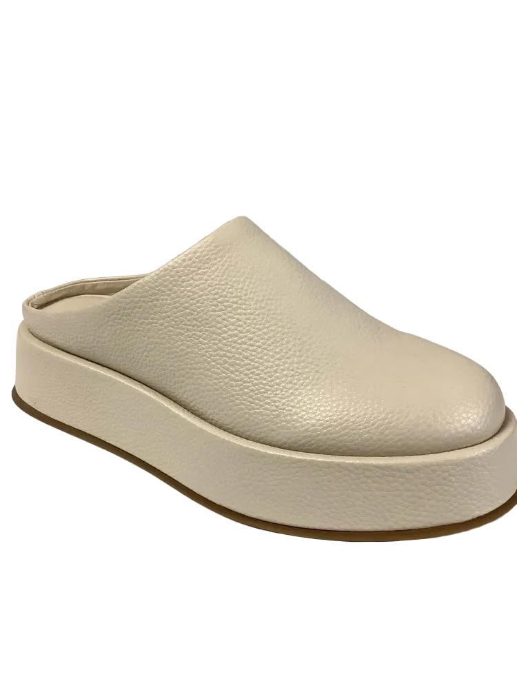 Intentionally Blank Shoe Size 7 Cream Risen Mules