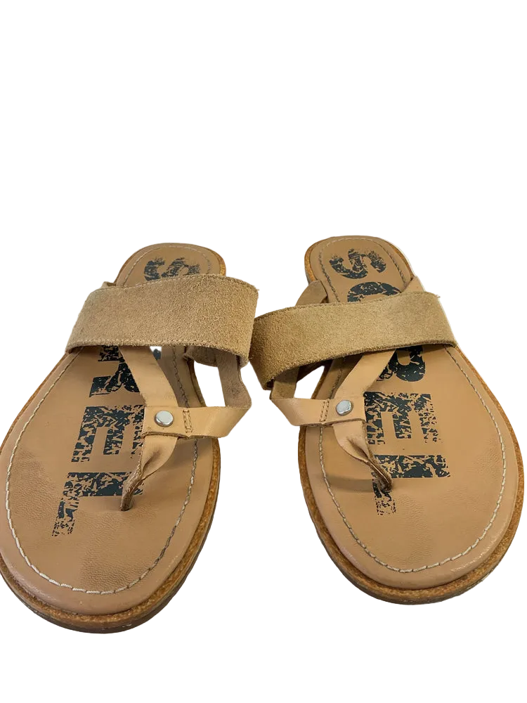 Sorel Shoe Size 6.5 Tan Sandals