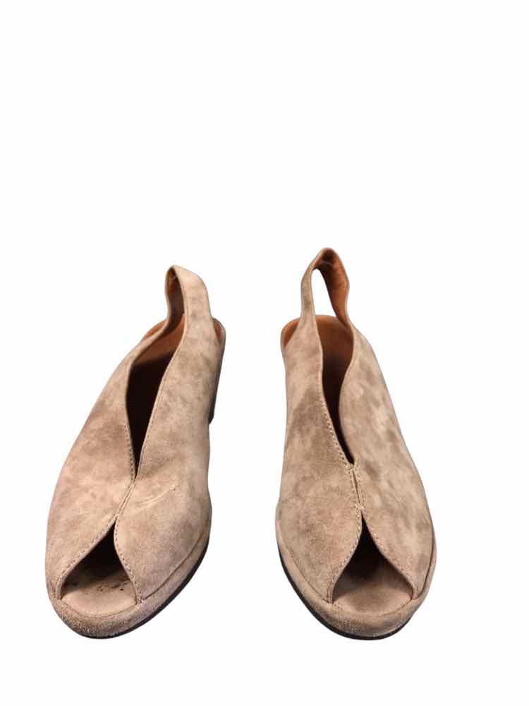 L'Amour Des Pieds Shoe Size 6.5 Tan Wedges