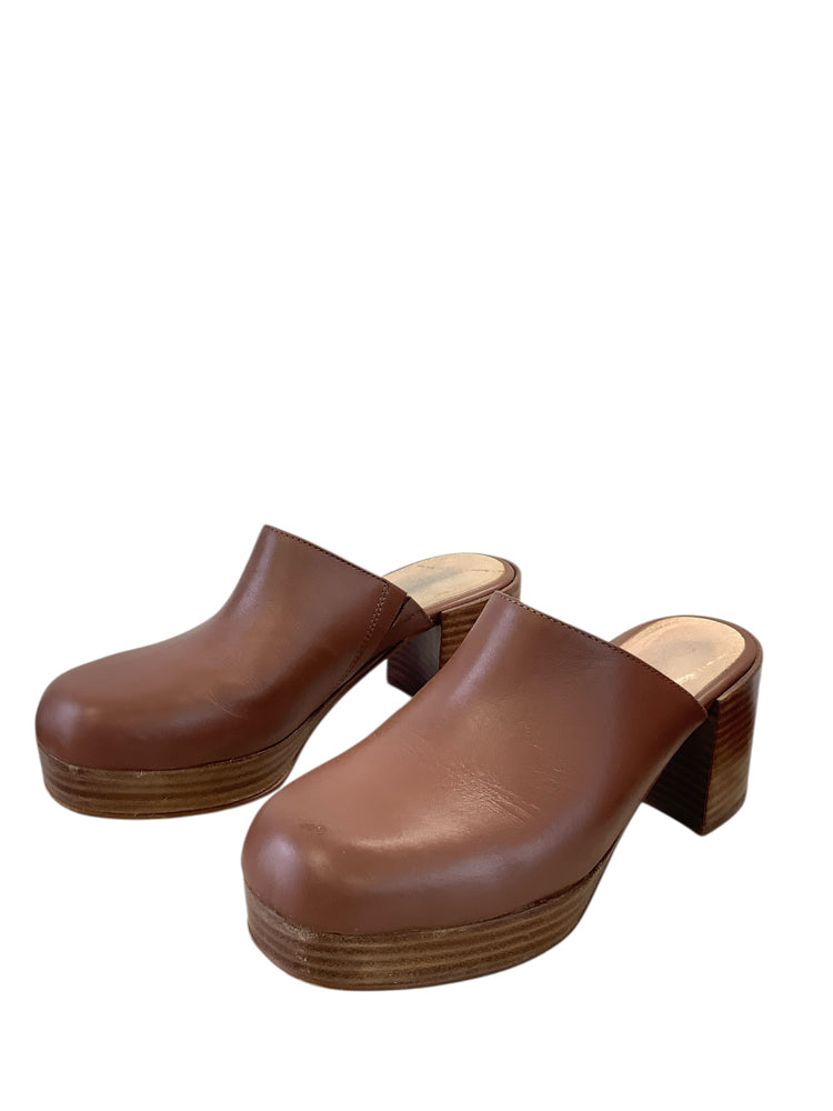 Intentionally Blank Shoe Size 7.5/8 Brown Facts Heels