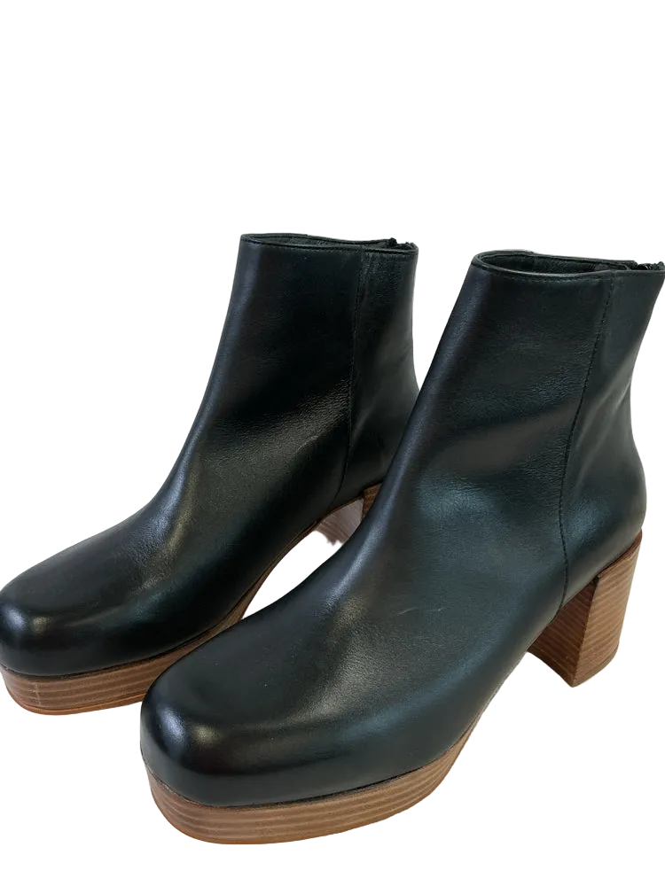 Intentionally Shoe Size 10.5 Black Speed Booties