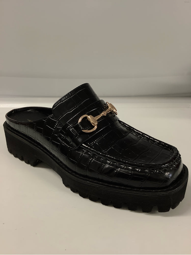 Intentionally Blank Shoe Size 7 Black Kowloon Mules