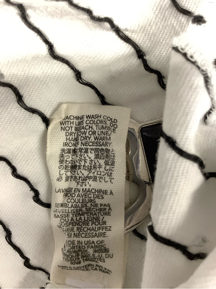 the GREAT Size M White & black Swiss Dot Shirt