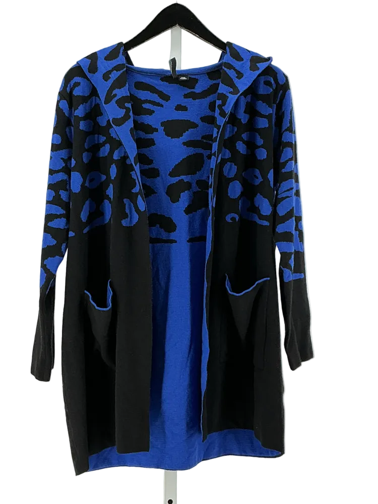 Ethyl Size M Navy & Blue Sweater