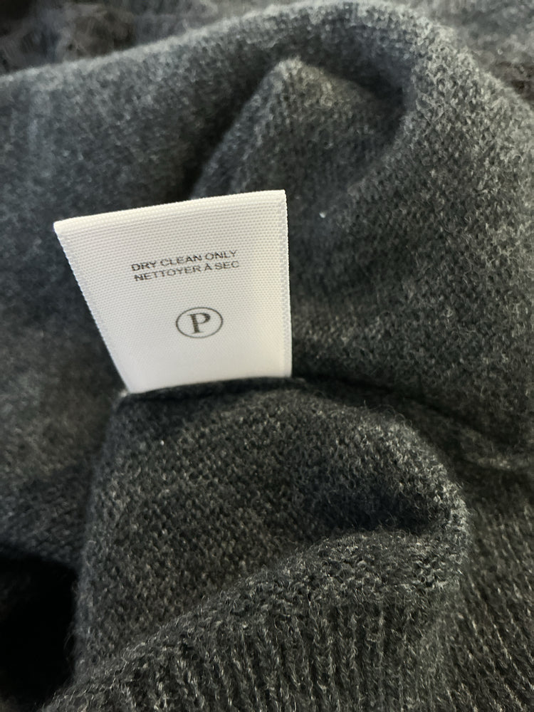 Brochu Walker Size M Gray & Black Sweater