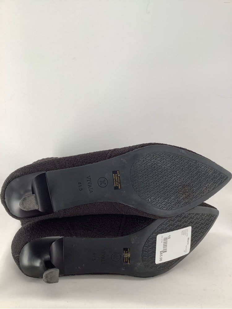 vivaia Shoe Size 10 Black Booties