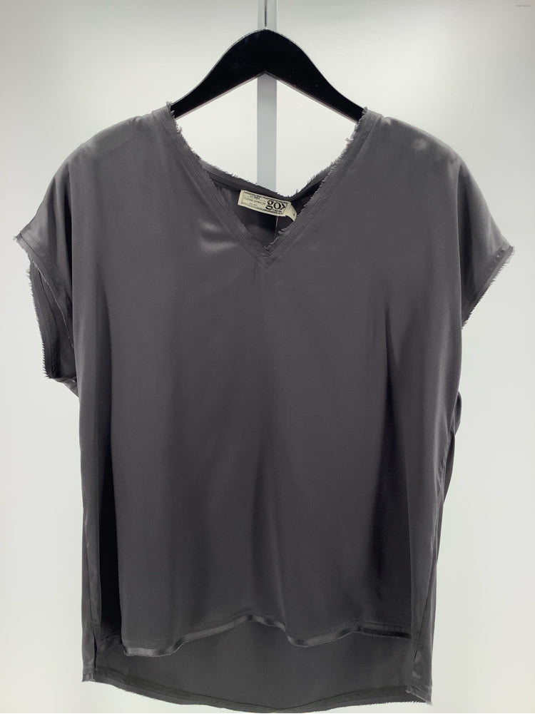 GoSilk Size M Gray Shirt