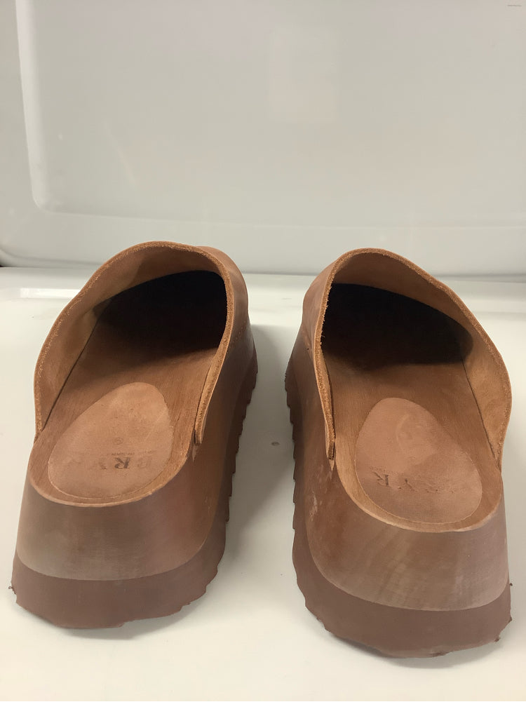 BRYR Shoe Size 9 Brown Chonk Clogs
