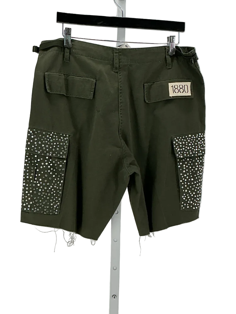 RILEY Size M Green Shorts