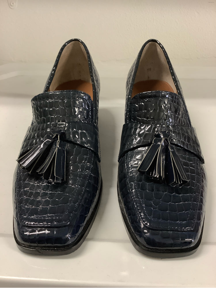 Donald Pliner Shoe Size 8.5 Navy Avi Loafers