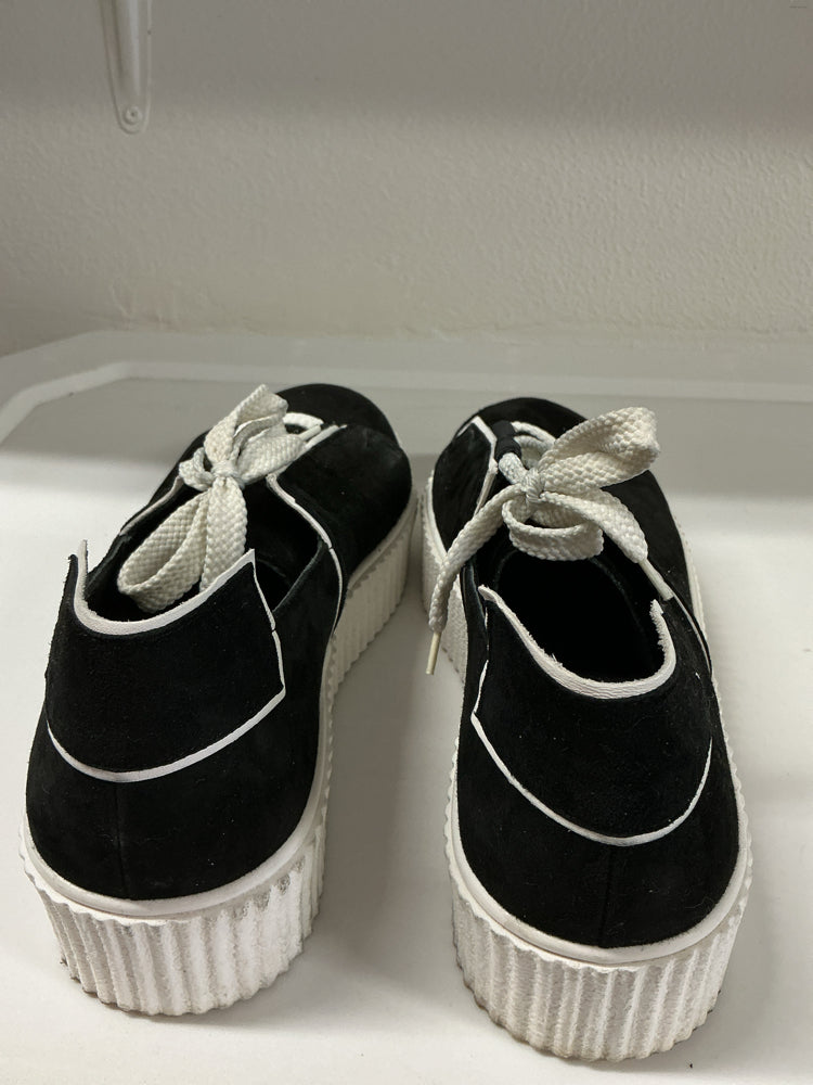 DYAN Shoe Size 7.5/8 Black Lili Sneakers