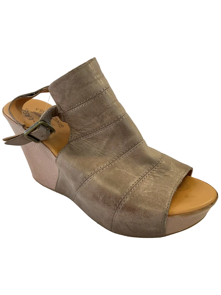 Kork Ease Shoe Size 9 Brown Wedges
