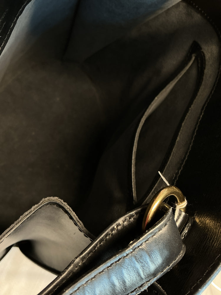Louis Vuitton Black Cluny Handbags