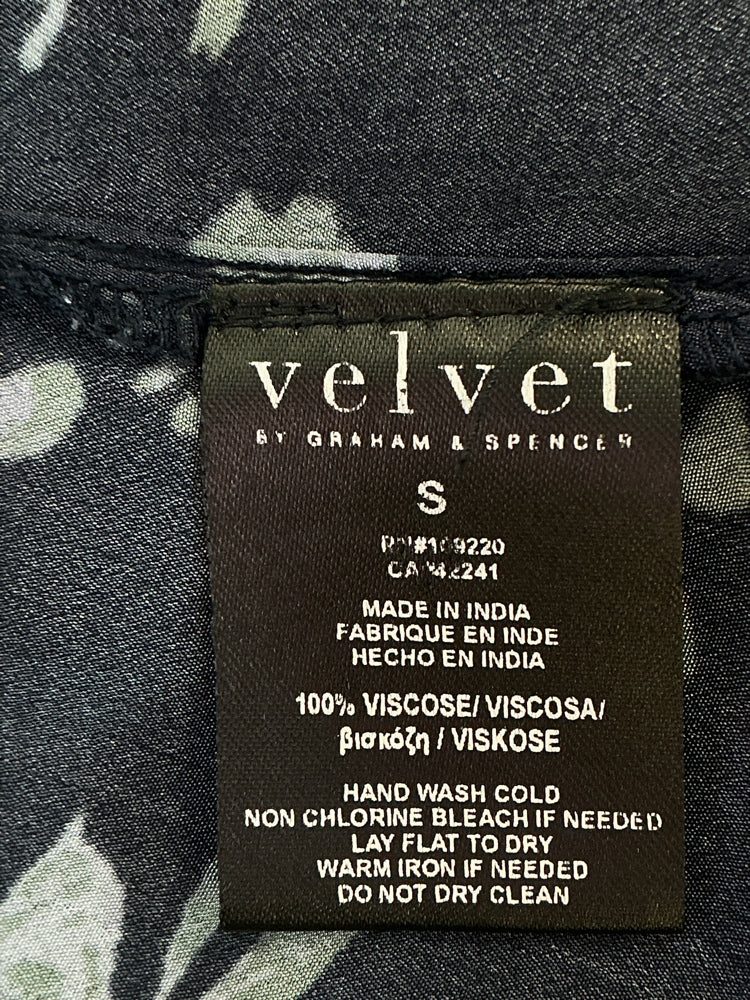 Velvet by Graham Spencer Size S Navy & Blue Shirt