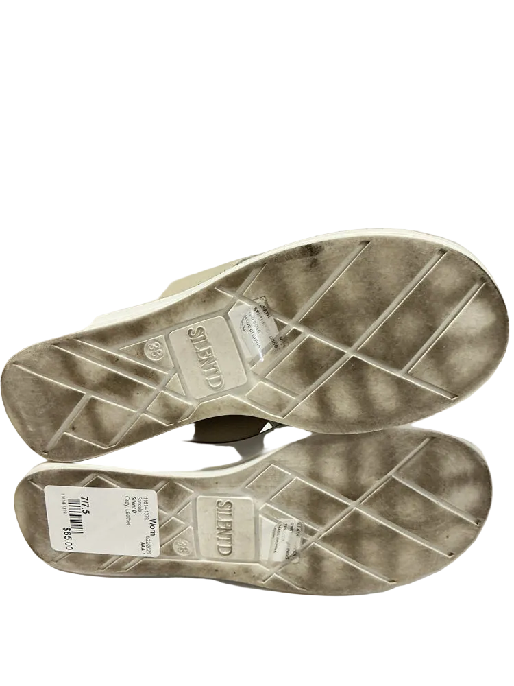Silent D Shoe Size 7/7.5 Gray Sandals
