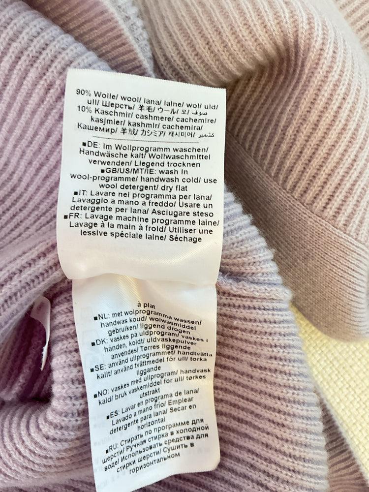 Closed Size M Purple Sweater
