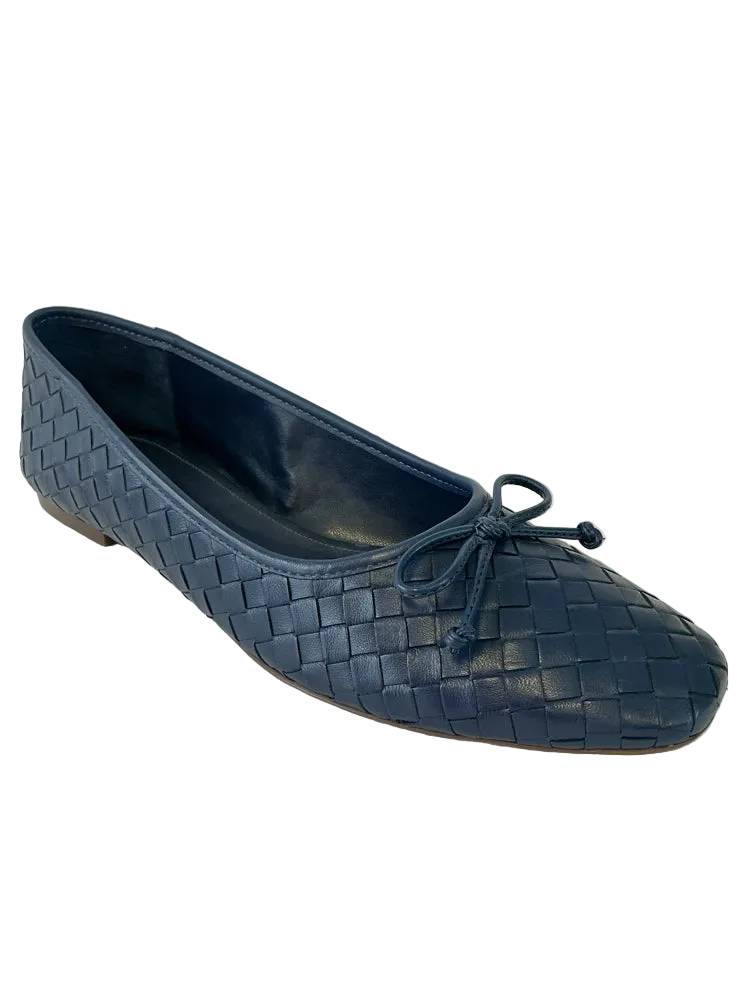 Schutz Shoe Size 9.5 Navy Flats