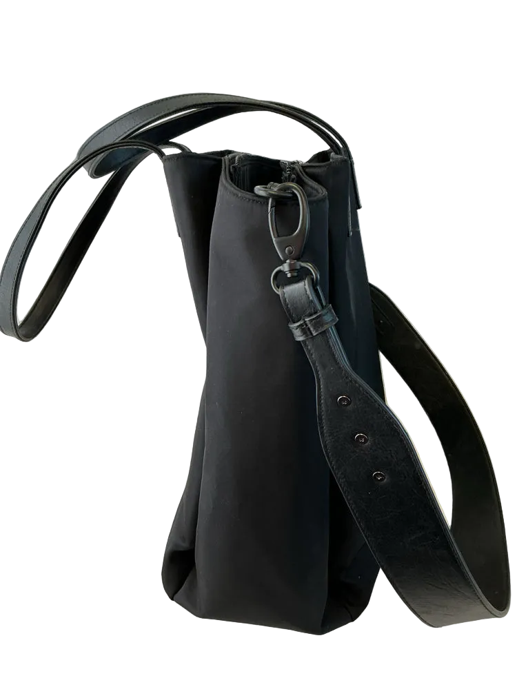 beis Black Handbags