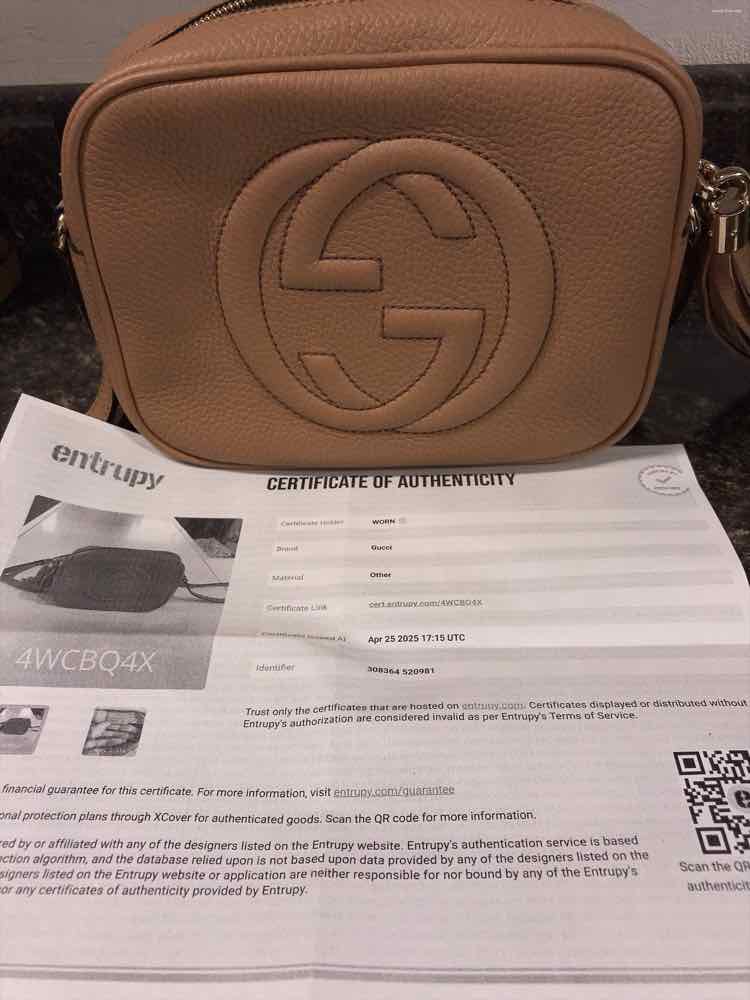 Gucci Tan Soho Disco Handbags