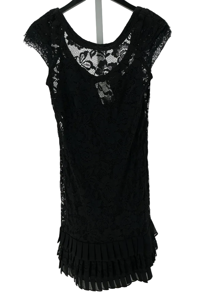 cartise Size 6 Black Dress