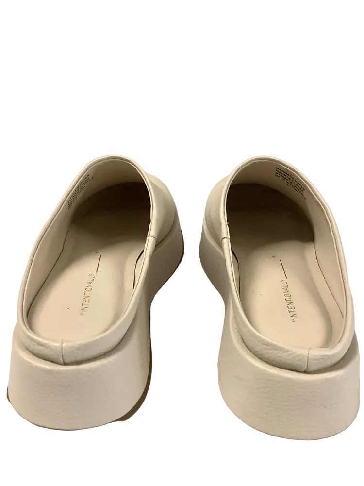 Intentionally Blank Shoe Size 7 Cream Risen Mules