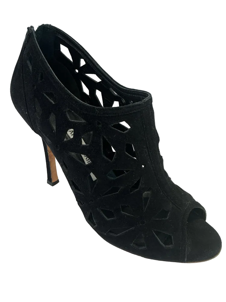 Manolo Blahnik Shoe Size 7.5 Black Heels