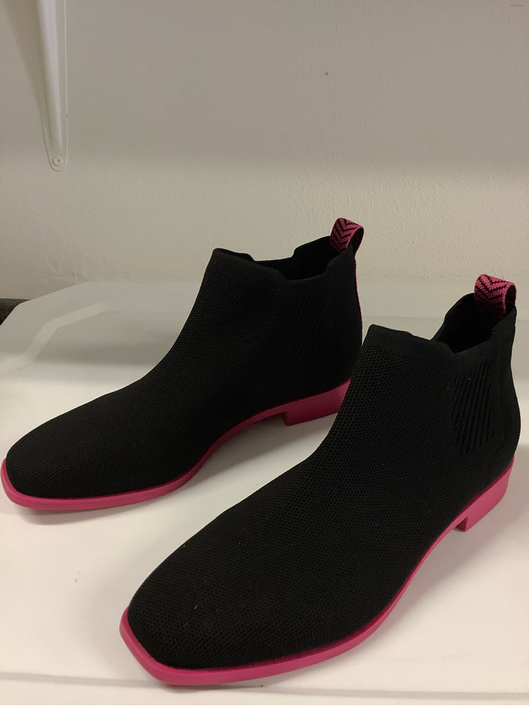 vivaia Shoe Size 8.5 Black & Pink Ryan Pro Booties