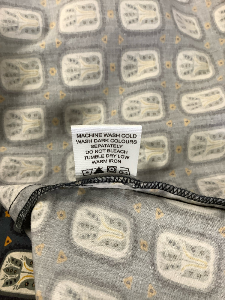 Tina Givens Size S Gray multi Sheila Shirt