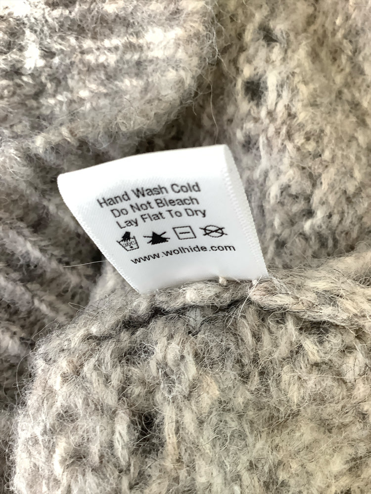 wol hide Size M/L Gray Sweater