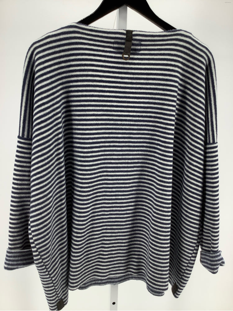 Henriette Steffensen Size M Navy & white Sweater