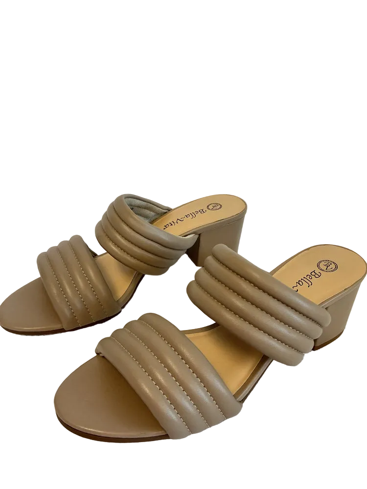 Bella Vita Shoe Size 10 Tan Sandals