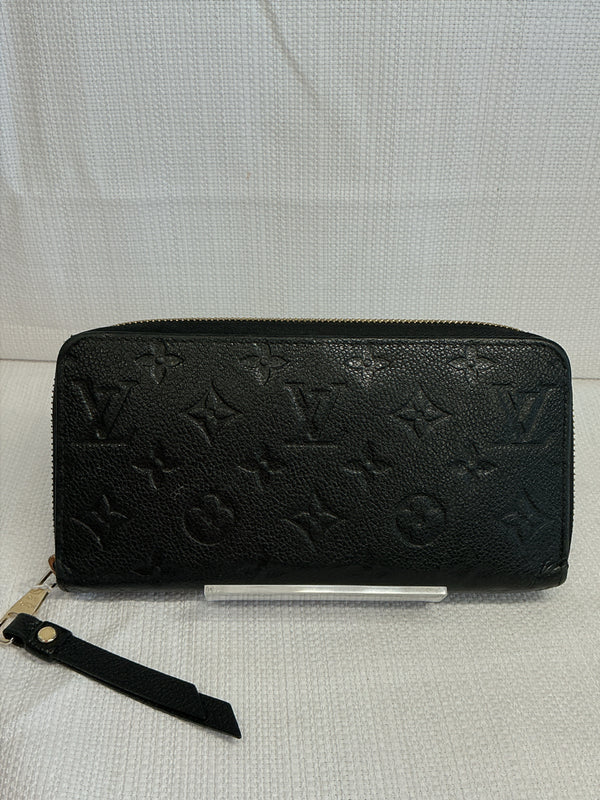 Louis Vuitton Black Zippy Wallet