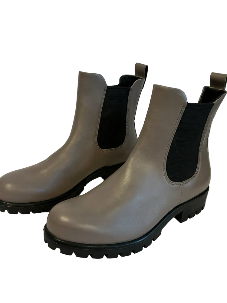 ecco Shoe Size 8.5 Gray & Black Booties