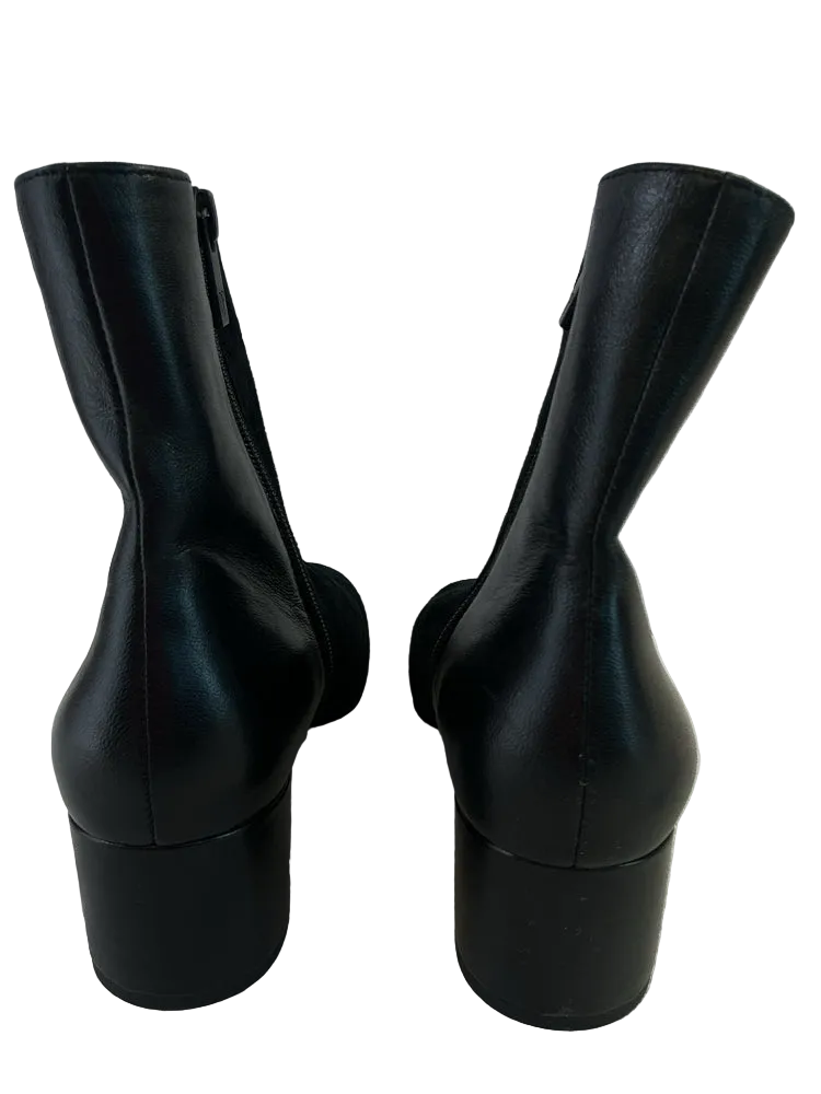 Donald Pliner Shoe Size 7 Black Booties