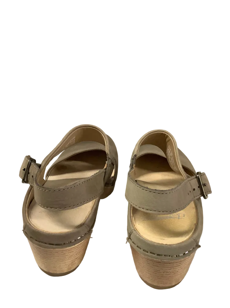 Dansko Shoe Size 5/6 Taupe LUCIA Sandals