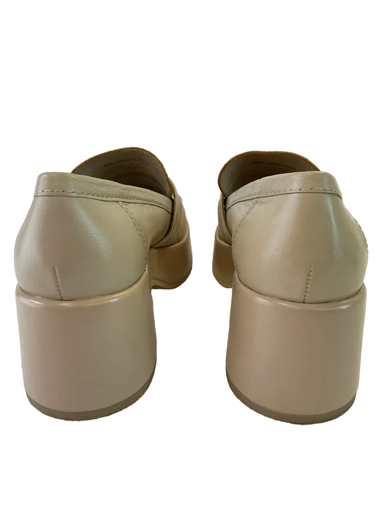 Dolce Vita Shoe Size 8 Cream Loafers