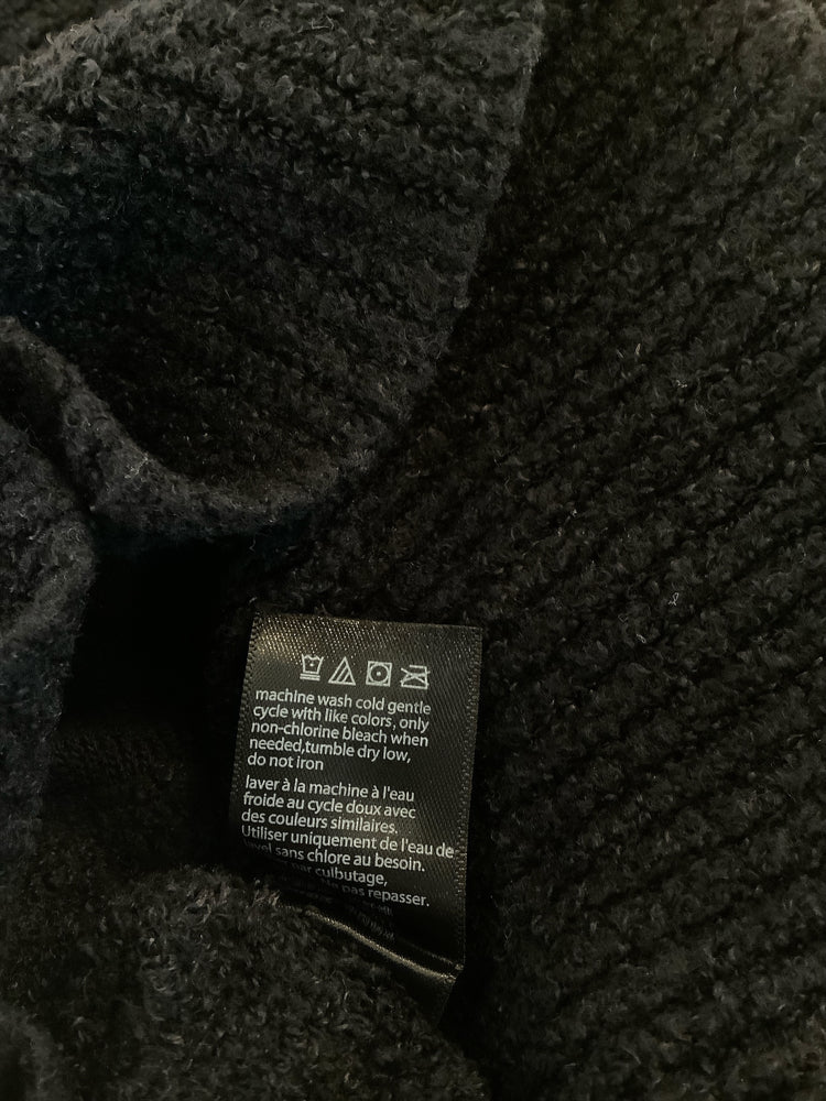 Barefoot  Dreams Size M Black Sweater