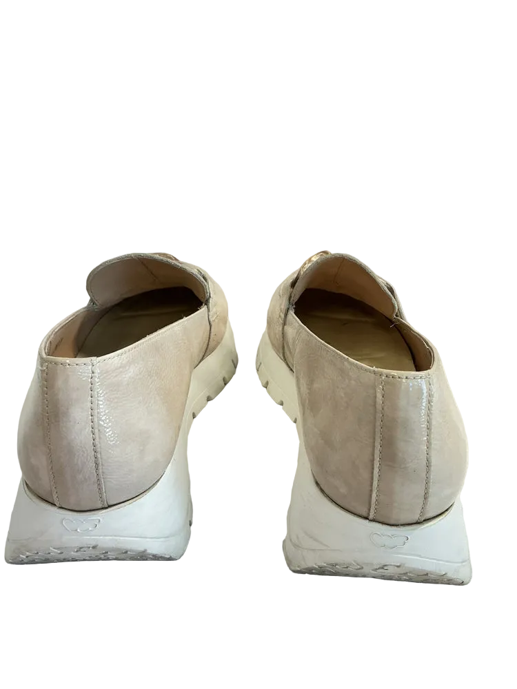 Wonders Shoe Size 8.5 Cream Vienna Loafers