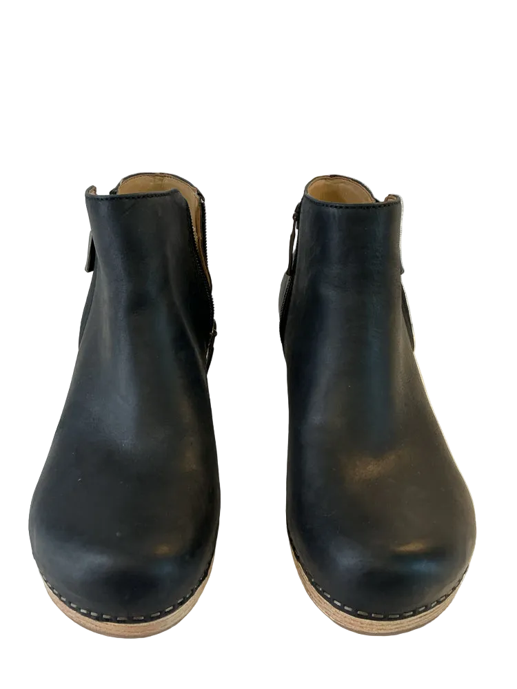 Dansko Shoe Size 7.5 Black Lizanne Booties