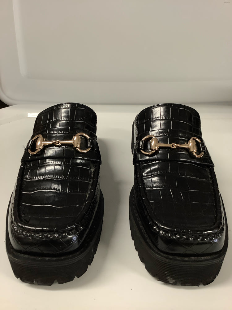 Intentionally Blank Shoe Size 7 Black Kowloon Mules