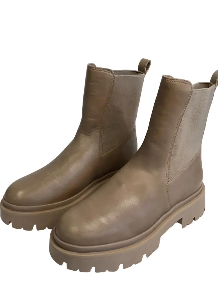 Schutz Shoe Size 7 Taupe Billie Booties