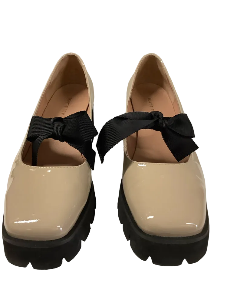 All Black Shoe Size 7.5 Tan & Black Loafers