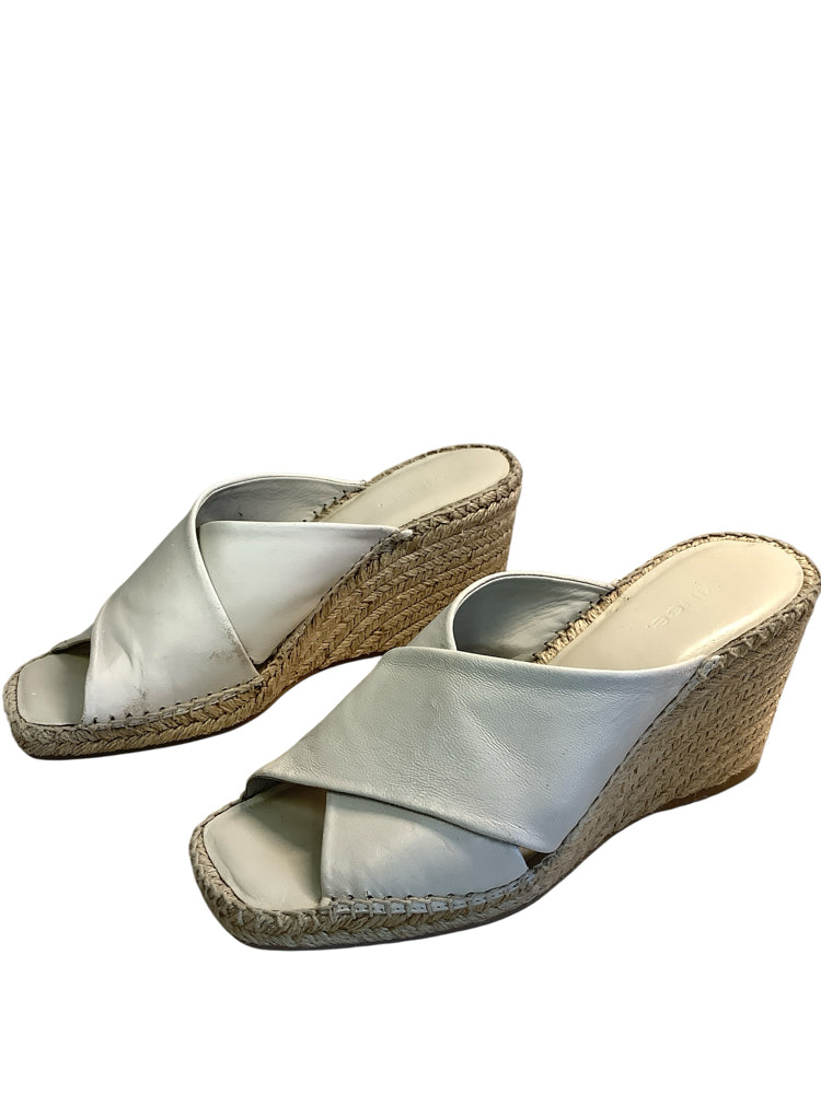 Vince Shoe Size 8 Tan Wedges