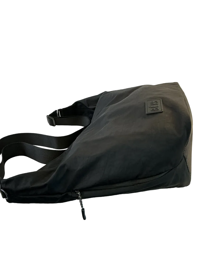 beis Black Handbags