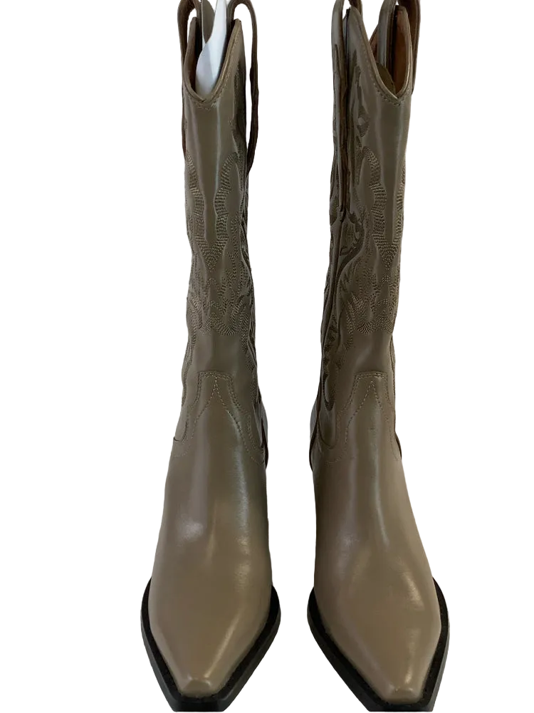 Jeffrey Campbell Shoe Size 5.5 Tan Boots