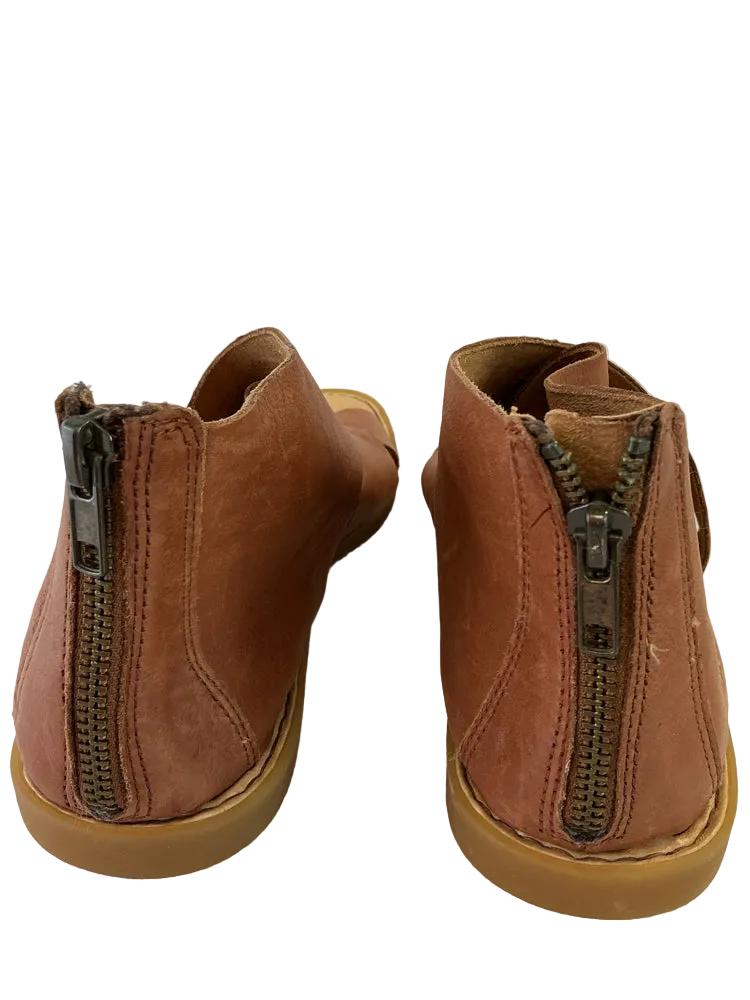 Born Shoe Size 8 Brown Sandals