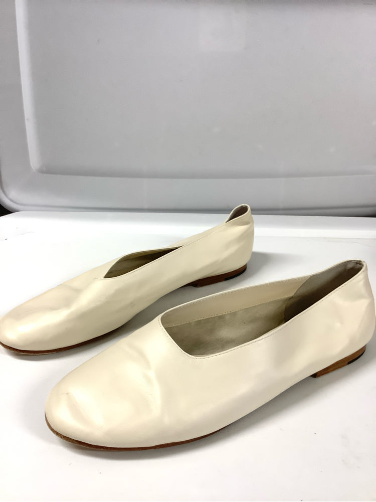Vince Shoe Size 8.5 Cream Flats